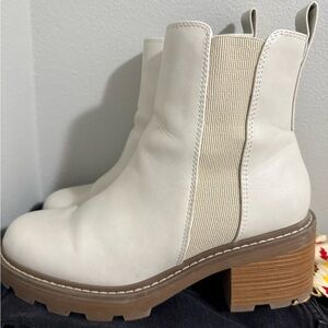 SO Women's Cream Ankle Boots